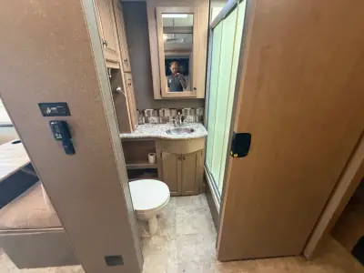 2018 Thor Motor Coach WINDSPORT 29M photo 18