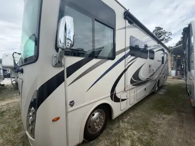 2018 Thor Motor Coach WINDSPORT 29M photo 2