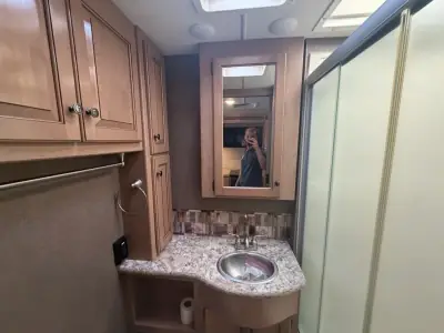 2018 Thor Motor Coach WINDSPORT 29M photo 20