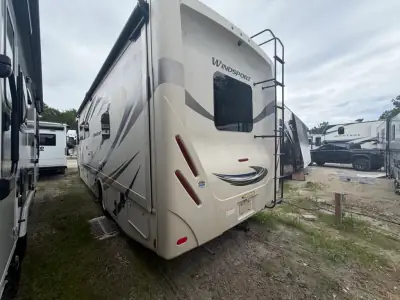 2018 Thor Motor Coach WINDSPORT 29M photo 3