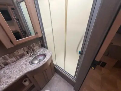 2018 Thor Motor Coach WINDSPORT 29M photo 23