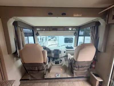 2018 Thor Motor Coach WINDSPORT 29M photo 11