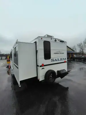 2026 Salem 32BHDS photo 16