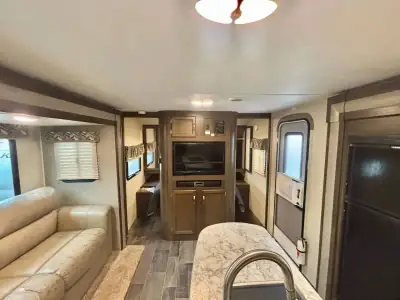 2018 Keystone BULLET 311BHS photo 10