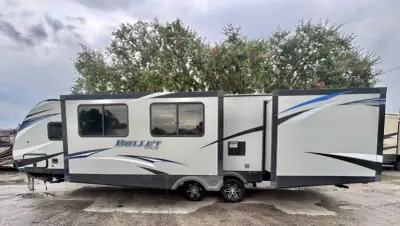 2018 Keystone BULLET 311BHS photo 2