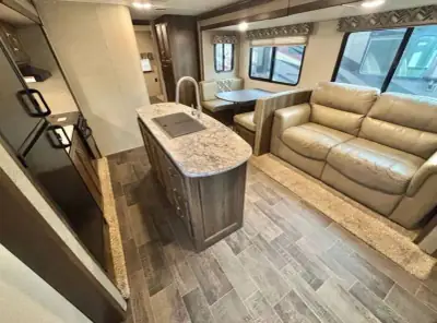 2018 Keystone BULLET 311BHS photo 23