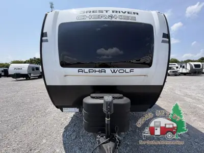 2025 Forest River Cherokee Alpha Wolf 25RB photo 3