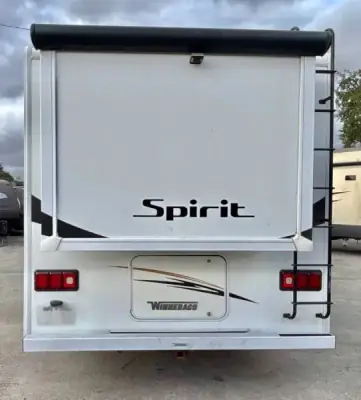 2017 Winnebago Spirit 31D photo 22