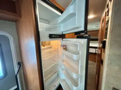 2017 Winnebago Spirit 31D photo 6