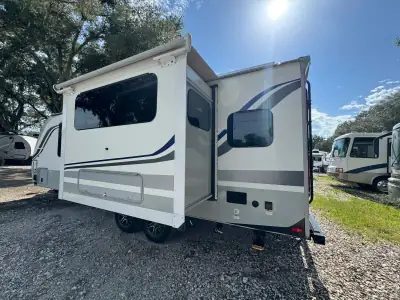 2020 Lance Lance 2285 photo 4