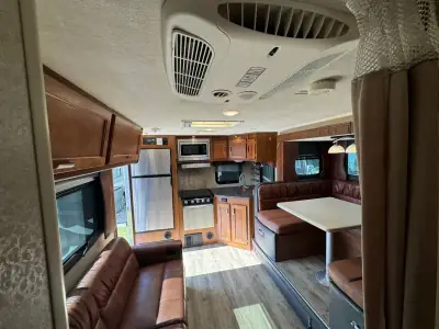 2020 Lance Lance 2285 photo 27