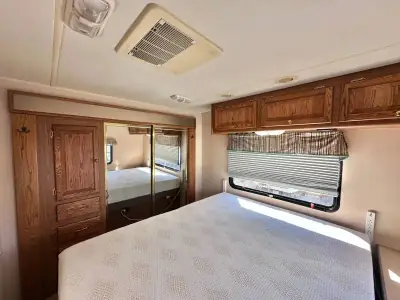 2005 Tiffin Motorhomes Allegro 31DA Ford photo 12