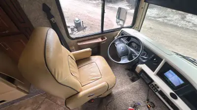2014 Fleetwood Southwind 34A photo 11