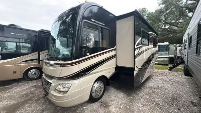 2014 Fleetwood Southwind 34A photo 3