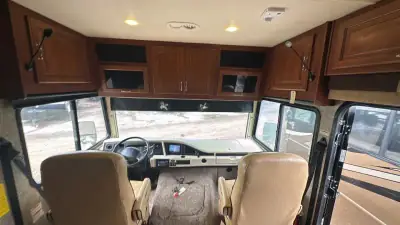 2014 Fleetwood Southwind 34A photo 9