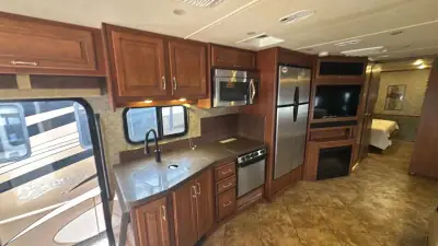 2014 Fleetwood Southwind 34A photo 19