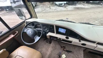 2014 Fleetwood Southwind 34A photo 12