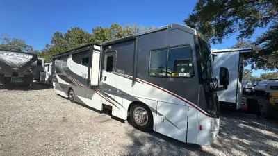 2014 Itasca Solei Series 34T photo 2