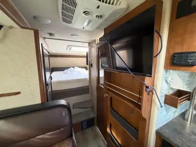 2018 Lance LANCE 1172 photo 12