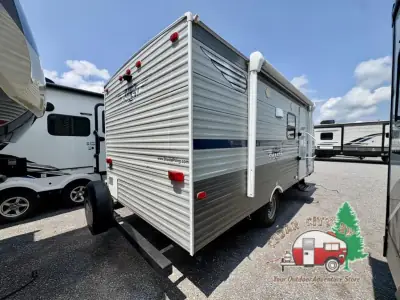 2020 Shasta Rvs Shasta 18BH photo 7