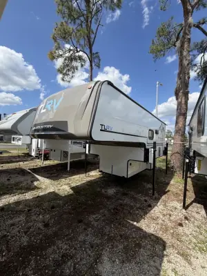 2025 Travel Lite TRAVEL LITE 900U