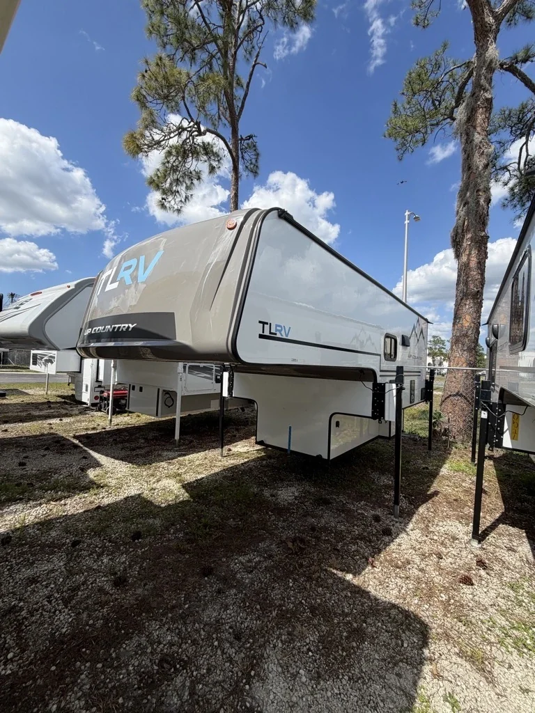 2025 Travel Lite TRAVEL LITE 900U exterior