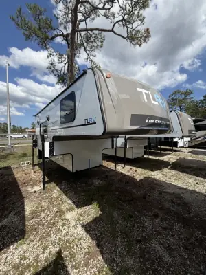 2025 Travel Lite TRAVEL LITE 900U photo 2