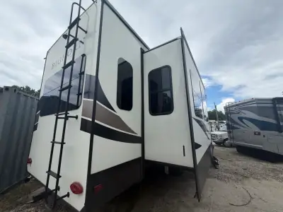 2021 Heartland BIGHORN 3375SS photo 3