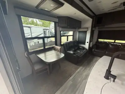 2021 Heartland BIGHORN 3375SS photo 6