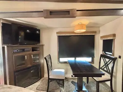 2016 Evergreen Bay Hill Fifth Wheel 295RL photo 15
