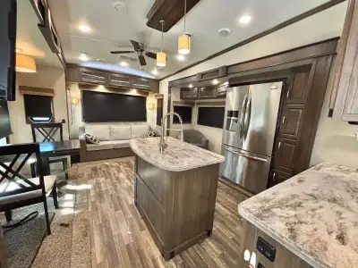 2016 Evergreen Bay Hill Fifth Wheel 295RL photo 10
