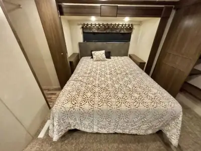 2016 Evergreen Bay Hill Fifth Wheel 295RL photo 18