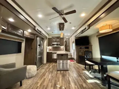 2016 Evergreen Bay Hill Fifth Wheel 295RL photo 6