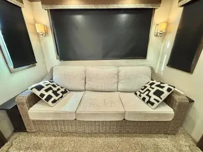 2016 Evergreen Bay Hill Fifth Wheel 295RL photo 13