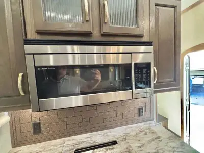 2016 Evergreen Bay Hill Fifth Wheel 295RL photo 5