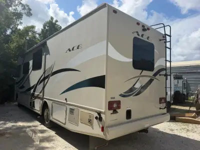2015 Thor Motor Coach ACE A.C.E. 30 1 30.1 photo 2