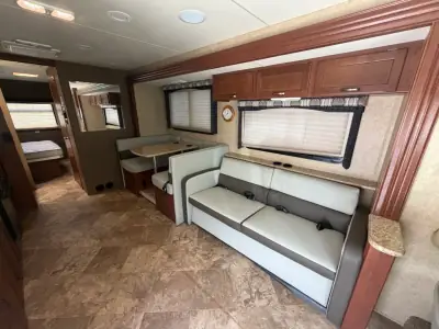 2015 Thor Motor Coach ACE A.C.E. 30 1 30.1 photo 6