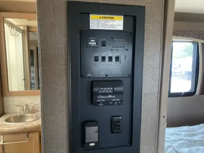 2017 Thor CHATEAU 31Y photo 23