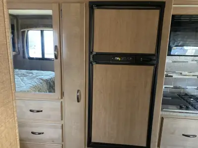 2017 Thor CHATEAU 31Y photo 13