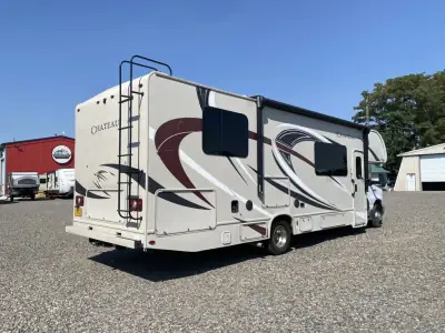 2017 Thor CHATEAU 31Y photo 3