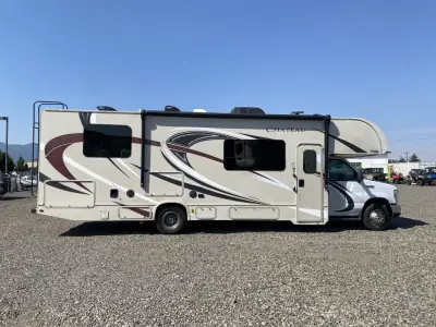 2017 Thor CHATEAU 31Y photo 2