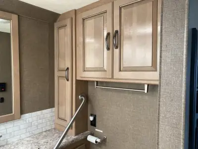 2017 Thor CHATEAU 31Y photo 20