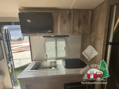 2021 Palomino Real-Lite Mini RL189 photo 15