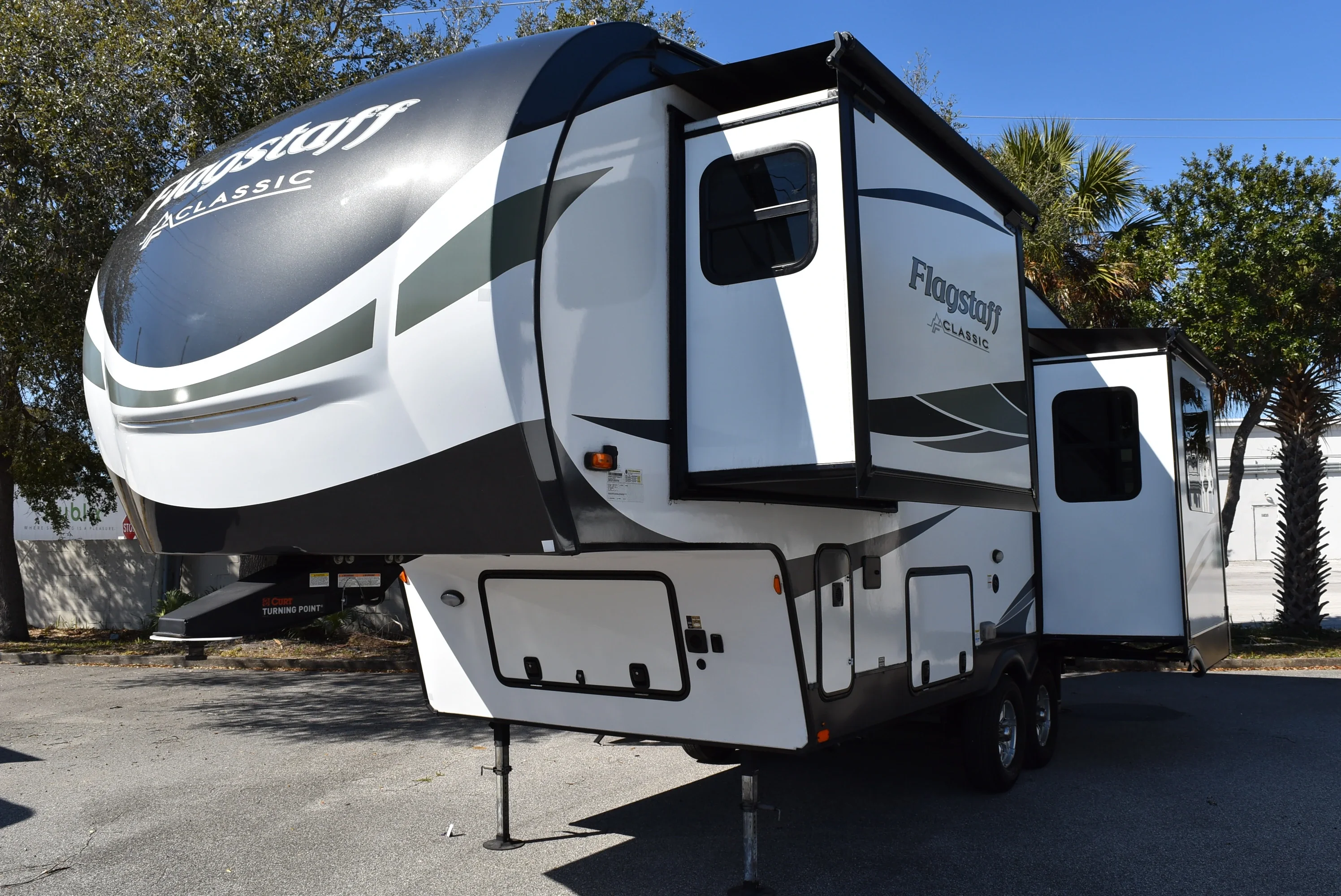 2023 Forest River Flagstaff Classic 524BBS exterior