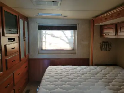 2011 Coachmen ENCOUNTER 37TZ photo 28