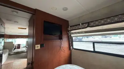 2011 Serrano Serrano Series 31V photo 13