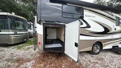 2011 Serrano Serrano Series 31V photo 8