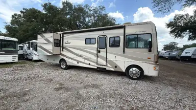 2009 Fleetwood Bounder 35H Ford photo 5