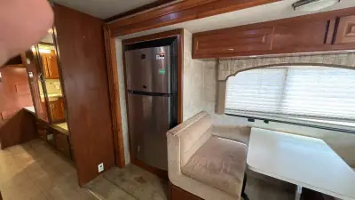 2009 Fleetwood Bounder 35H Ford photo 25