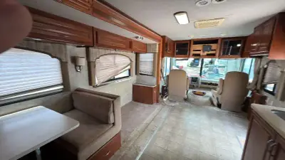 2009 Fleetwood Bounder 35H Ford photo 27